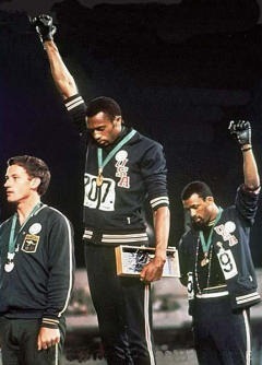 Ovo je bio poslednji put da je sportista pokazao da ima kičmu. Bilo je to 1968. godine, u vreme kada su pravi ljudi imali snage da se suprotstave lažima.