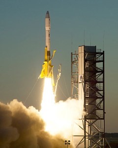 Raketa Minotaur poleće noseći u sebi svetski rekord od 29 veštačkih satelita...